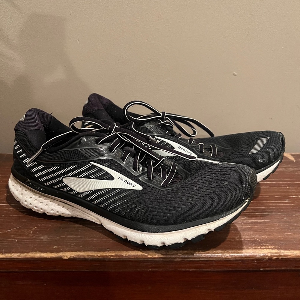 Brooks Ghost 12 Black Running Shoes